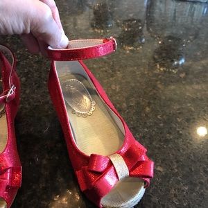 Joyfolie toddler size 9 shoes.